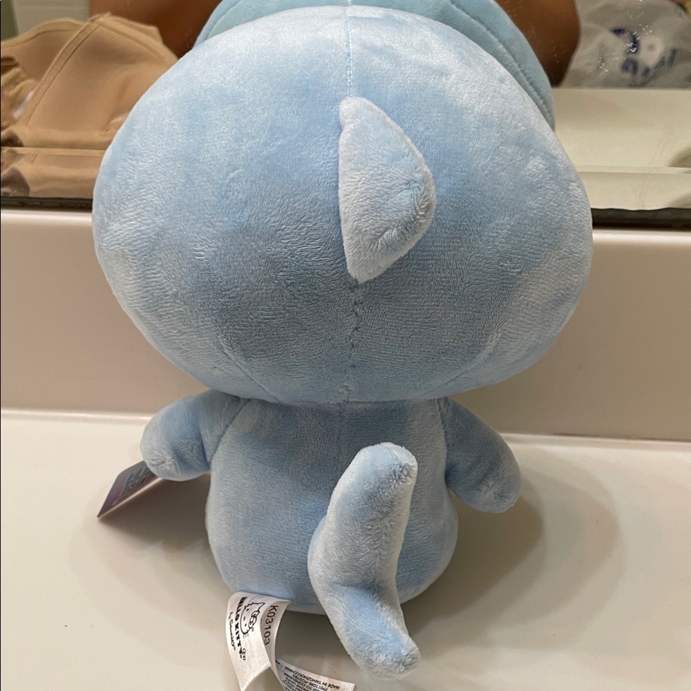 Hello Kitty Shark Dress-Up Plushie - Picture 3 of 3